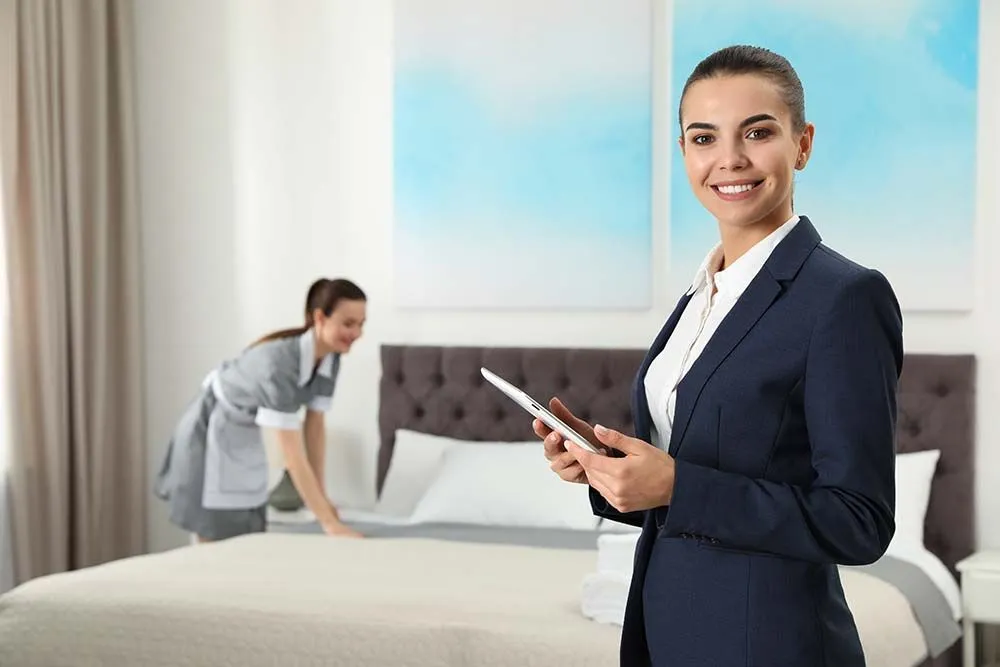 توظيف عمالة فندقية للخارج